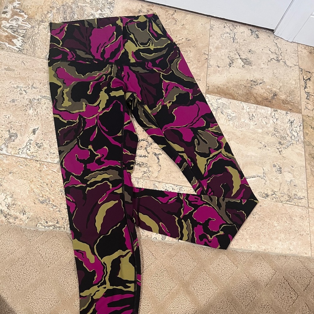 Lululemon leggings size 10